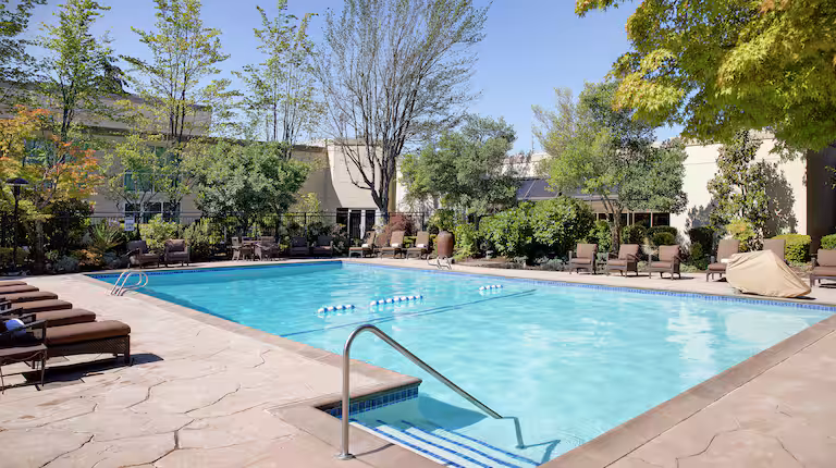 hilton-seatac-pool-alt